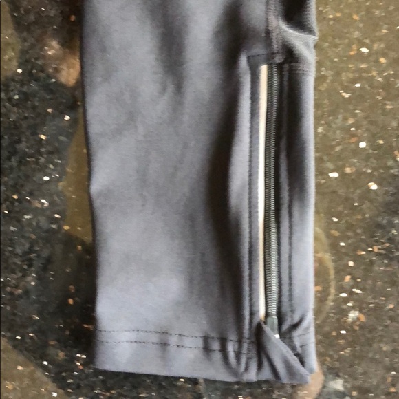 2XU 7/8 Length Exercise Tights, Size Small - Picture 5 of 7